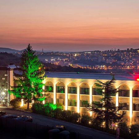 Park Hotel Raya Garden - Free Parking Veliko Tŭrnovo Exterior photo
