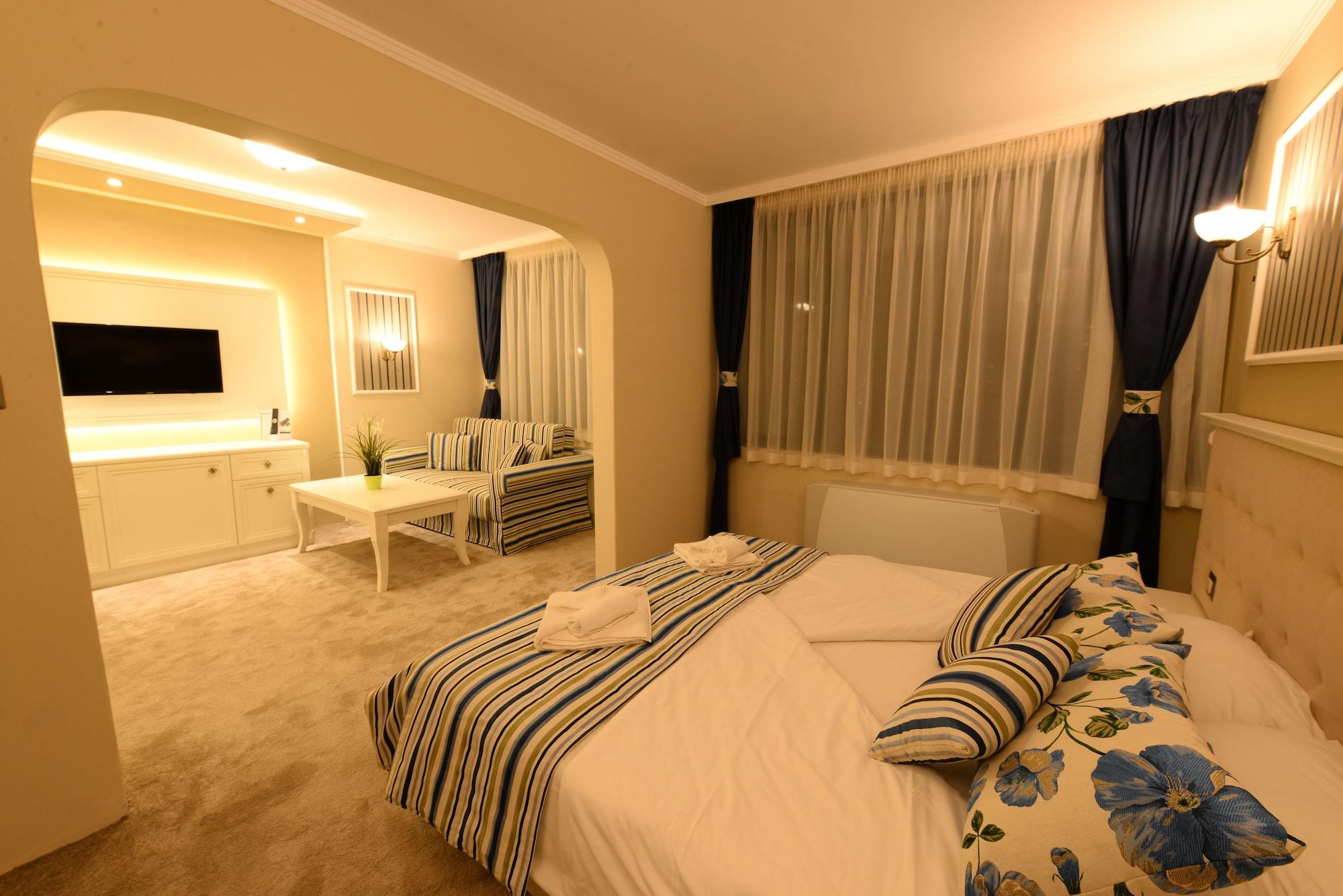 Park Hotel Raya Garden - Free Parking Veliko Tŭrnovo Exterior photo