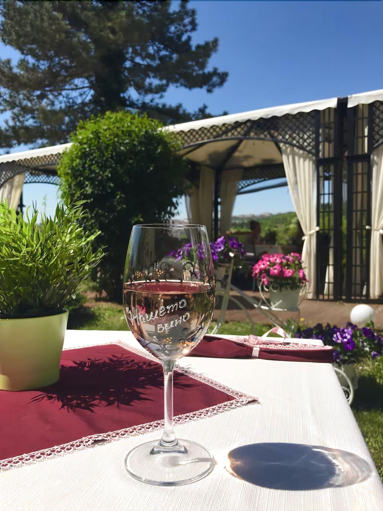 Park Hotel Raya Garden - Free Parking Veliko Tŭrnovo Exterior photo