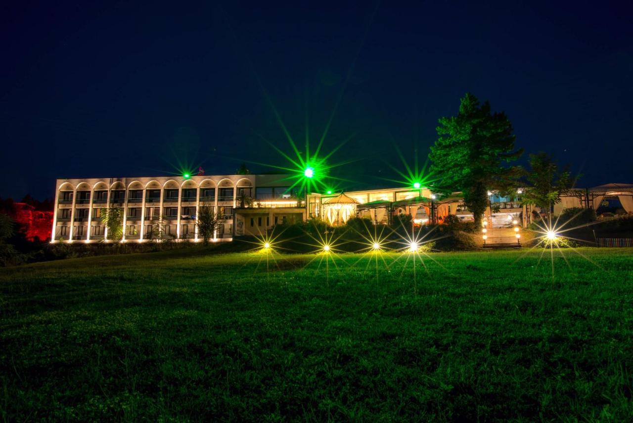 Park Hotel Raya Garden - Free Parking Veliko Tŭrnovo Exterior photo